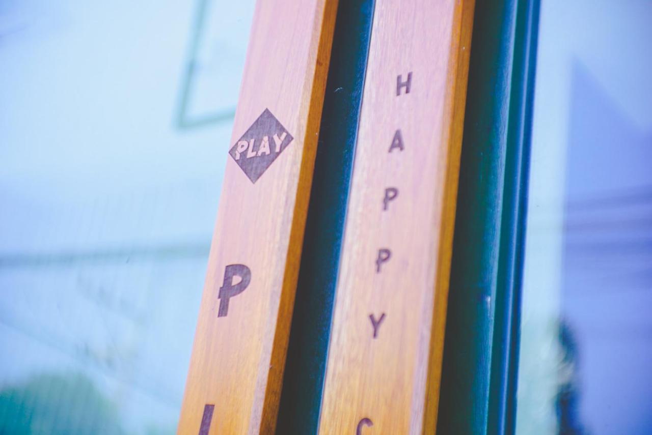 Play Poshtel & Cafe' Hotell Krabi town Eksteriør bilde