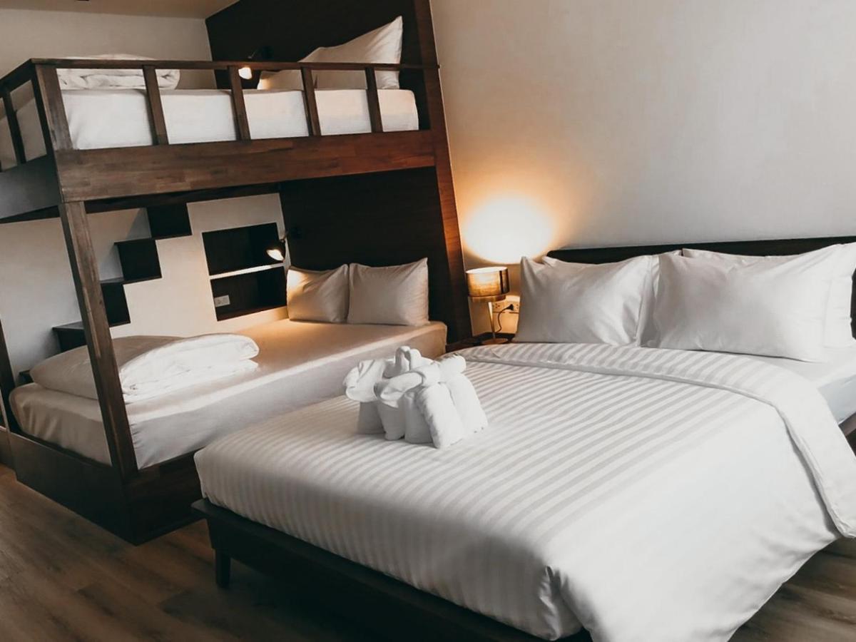 Play Poshtel & Cafe' Hotell Krabi town Eksteriør bilde