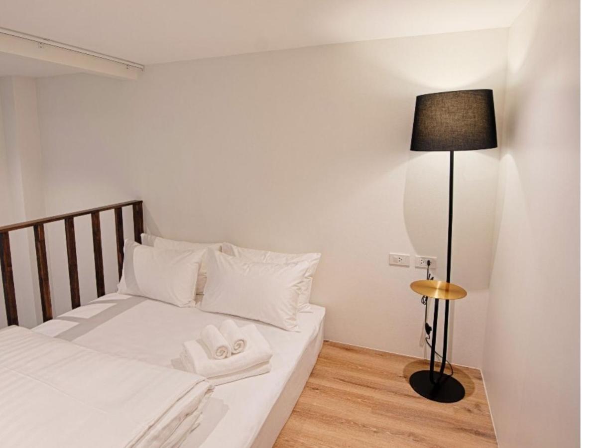 Play Poshtel & Cafe' Hotell Krabi town Eksteriør bilde