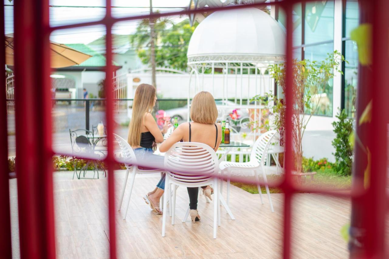 Play Poshtel & Cafe' Hotell Krabi town Eksteriør bilde
