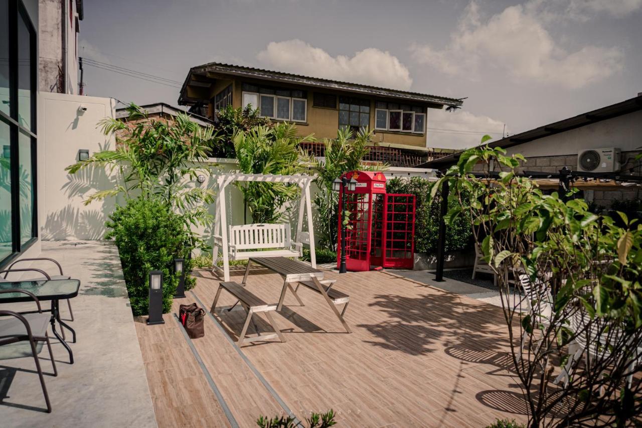 Play Poshtel & Cafe' Hotell Krabi town Eksteriør bilde